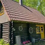 Atsikivi Puhketalu Camping *