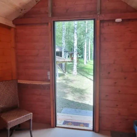 Atsikivi Puhketalu Campsite Haademeeste