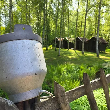 Campingplatz Atsikivi Puhketalu *